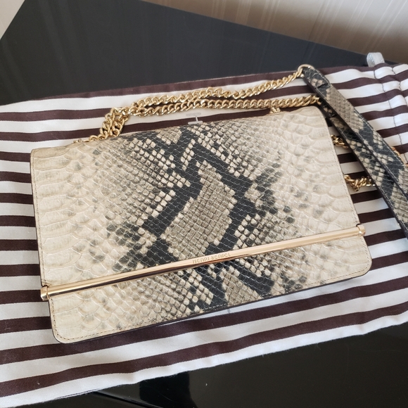 The Park Avenue Shoulder Bag - Picture 2 of 4